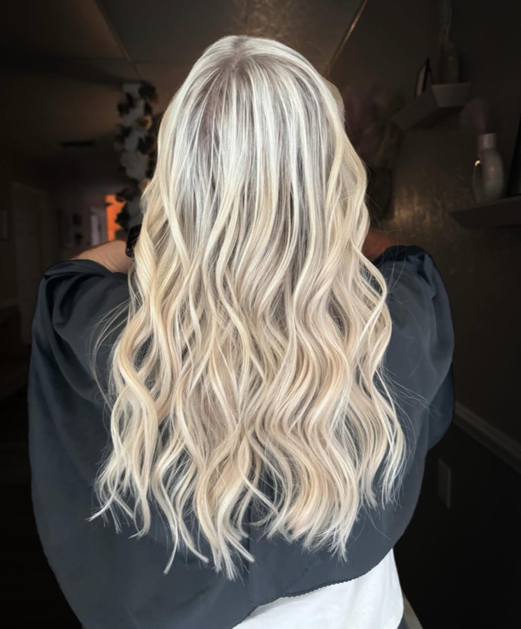 Bright blonde waves