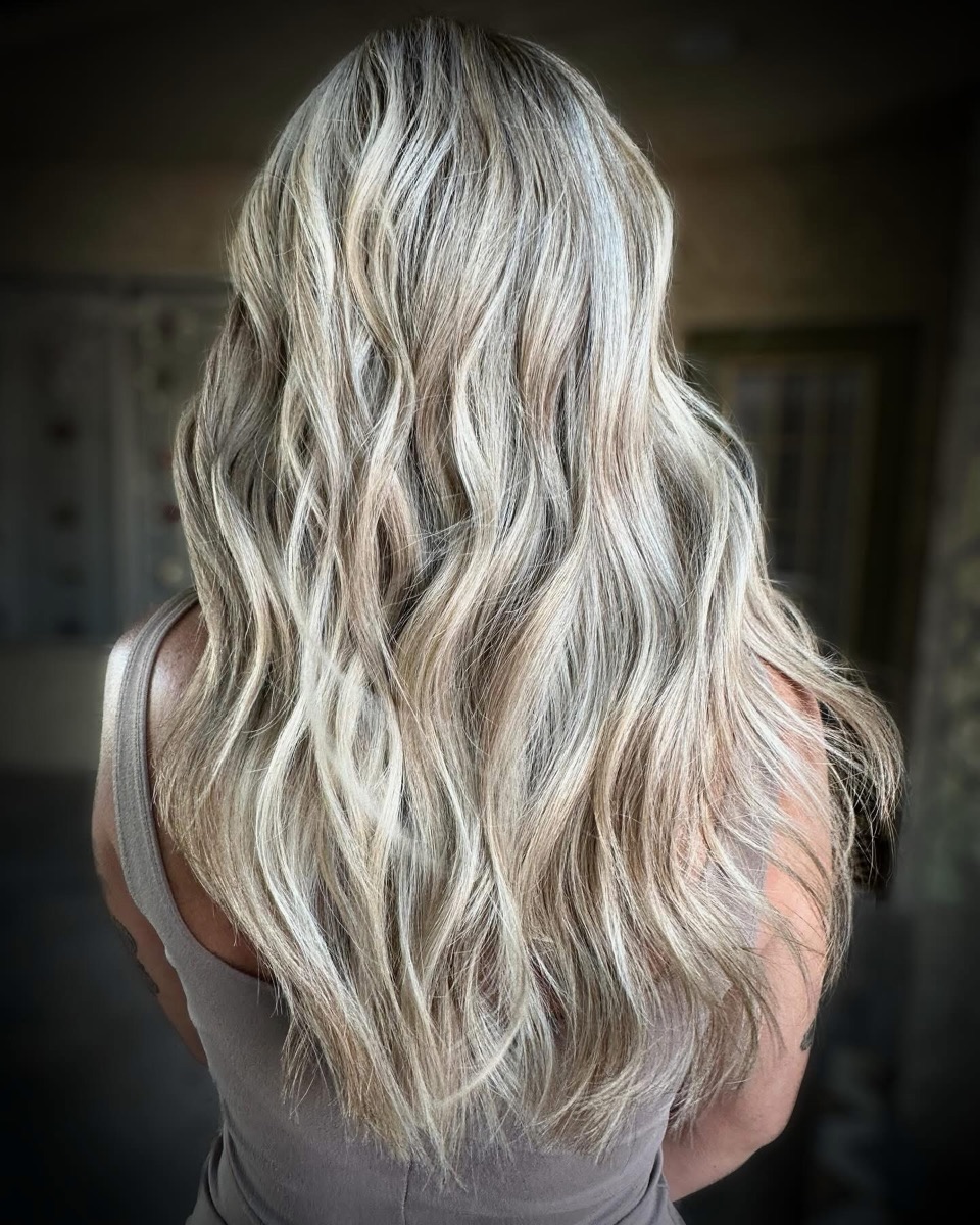 Icy blonde dimensional waves