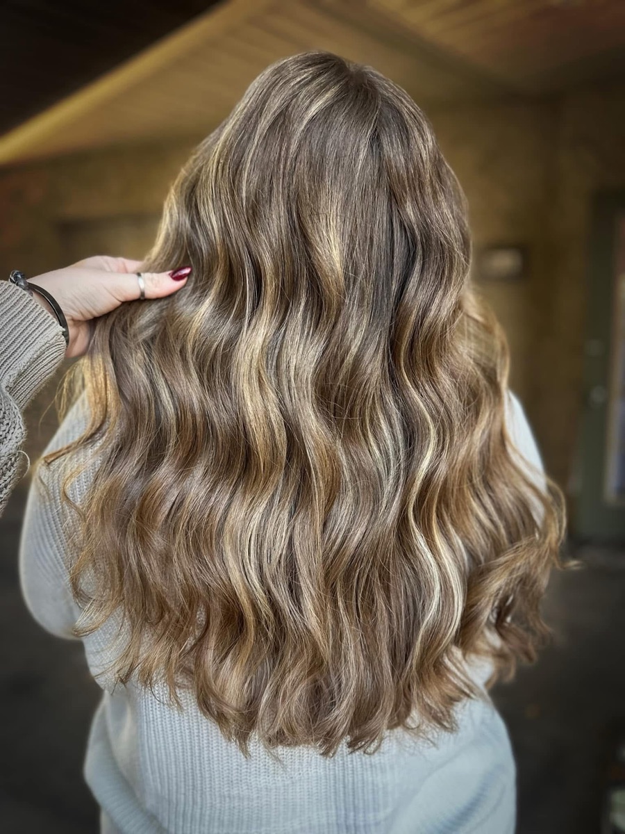 Bronde balayage waves